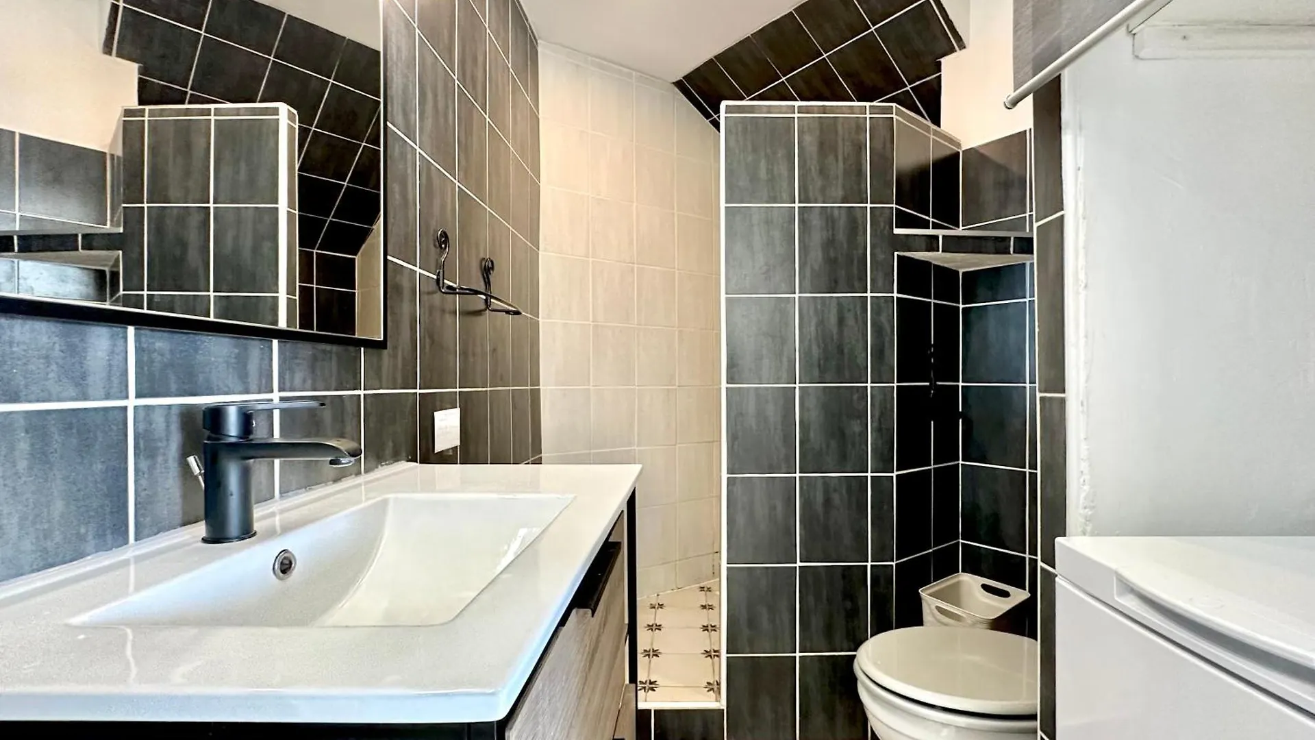 Villa 2 Pieces Vue Mer Plage A Pied Le Lavandou