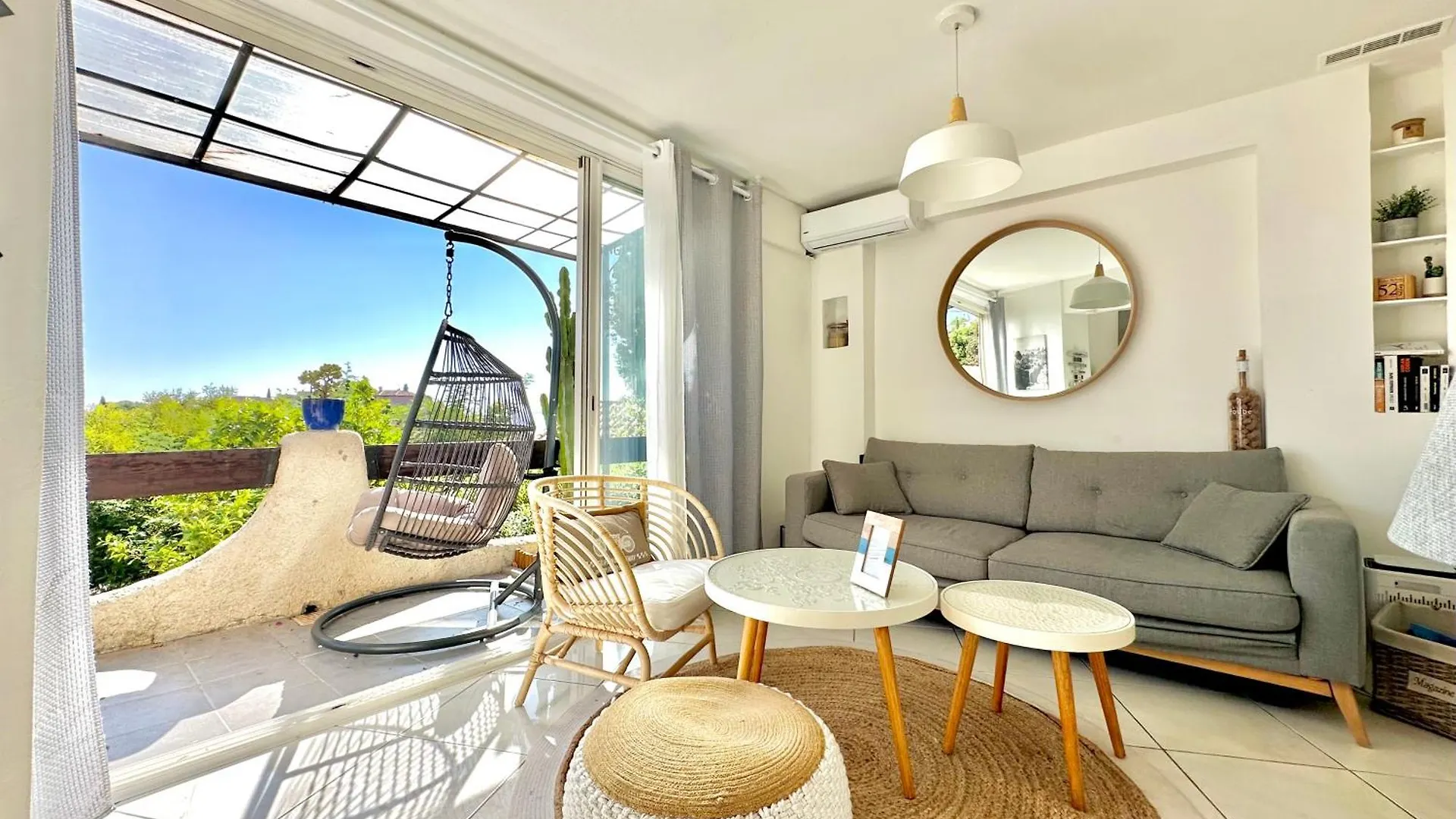 Villa 2 Pieces Vue Mer Plage A Pied Le Lavandou