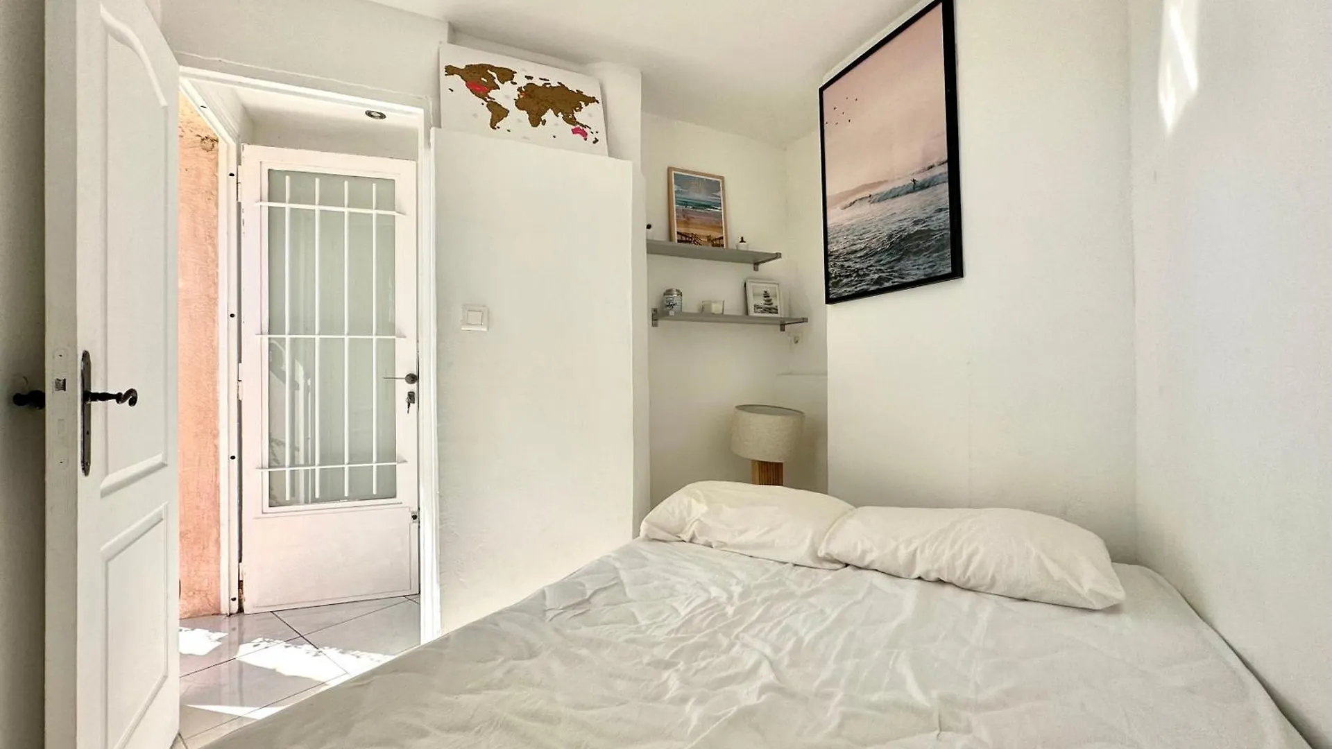 Villa 2 Pieces Vue Mer Plage A Pied Le Lavandou France