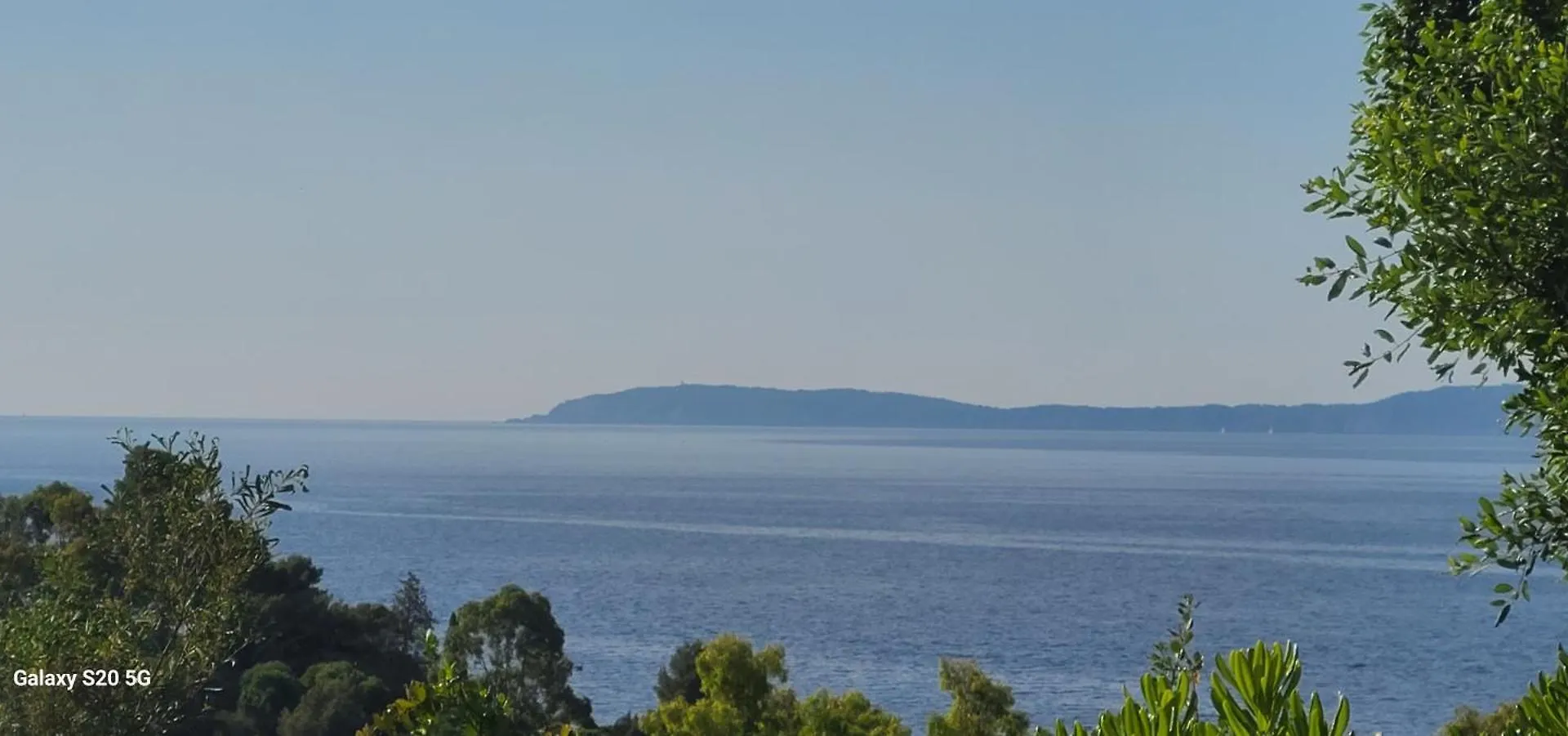 Villa 2 Pieces Vue Mer Plage A Pied Le Lavandou